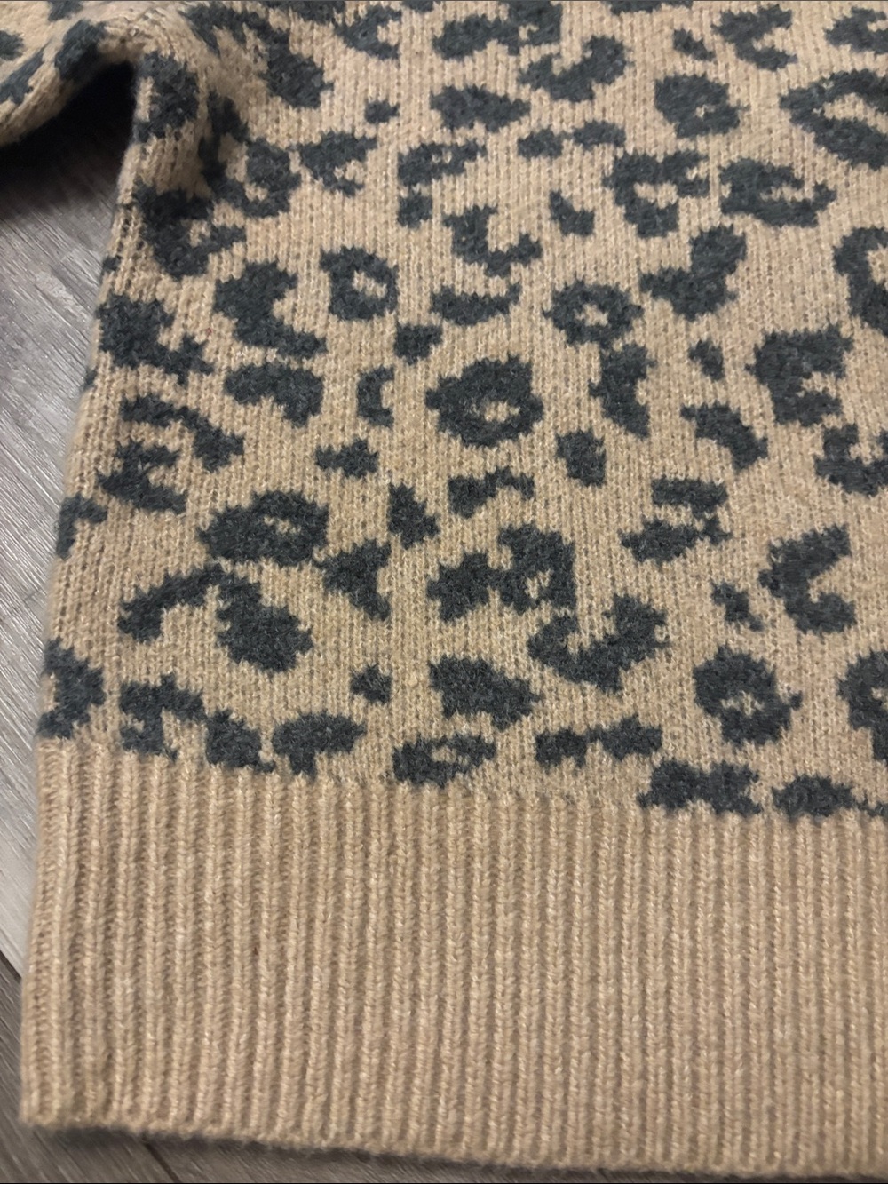 Abercrombie & Fitch Madeline Leopard Print Oversized Crew Neck Sweater - Picture 8 of 13
